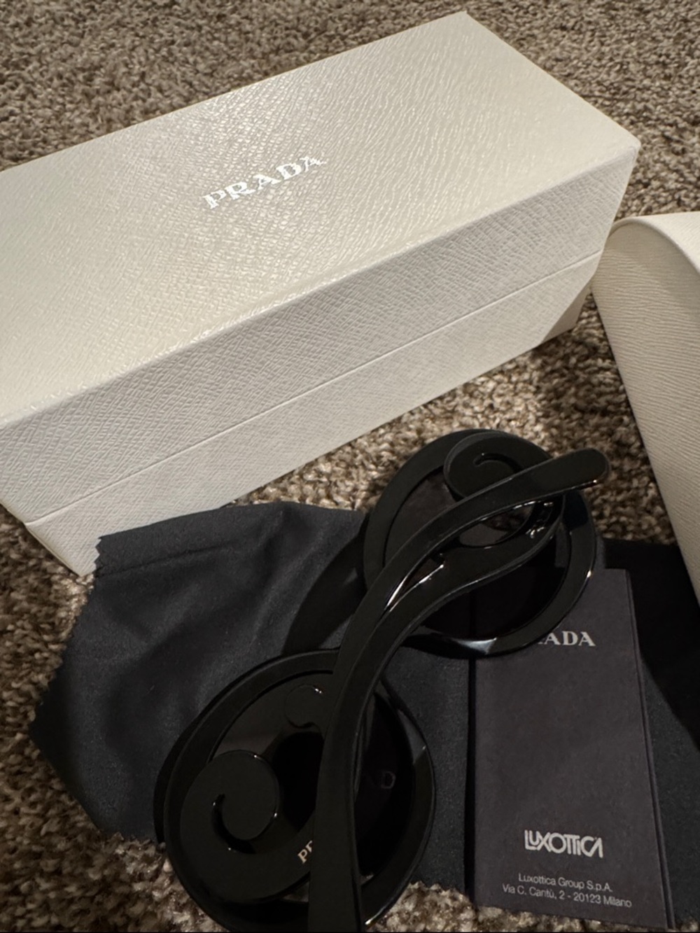 Authentic Prada round swirl sunglasses black - Picture 4 of 9